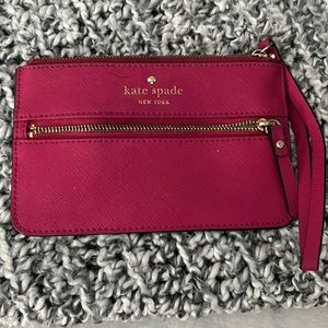 Kate spade wristlet with pocket